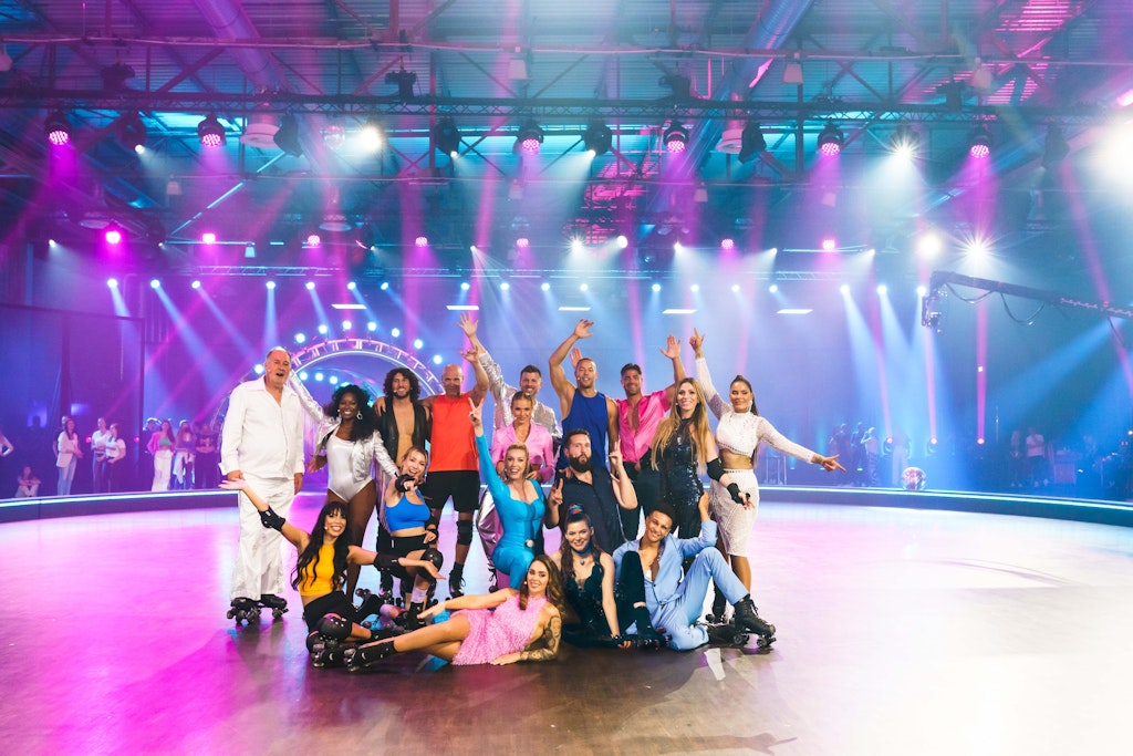 Die Kandidatinnen und Kandidaten von „Skate Fever – Stars auf Rollschuhen“.