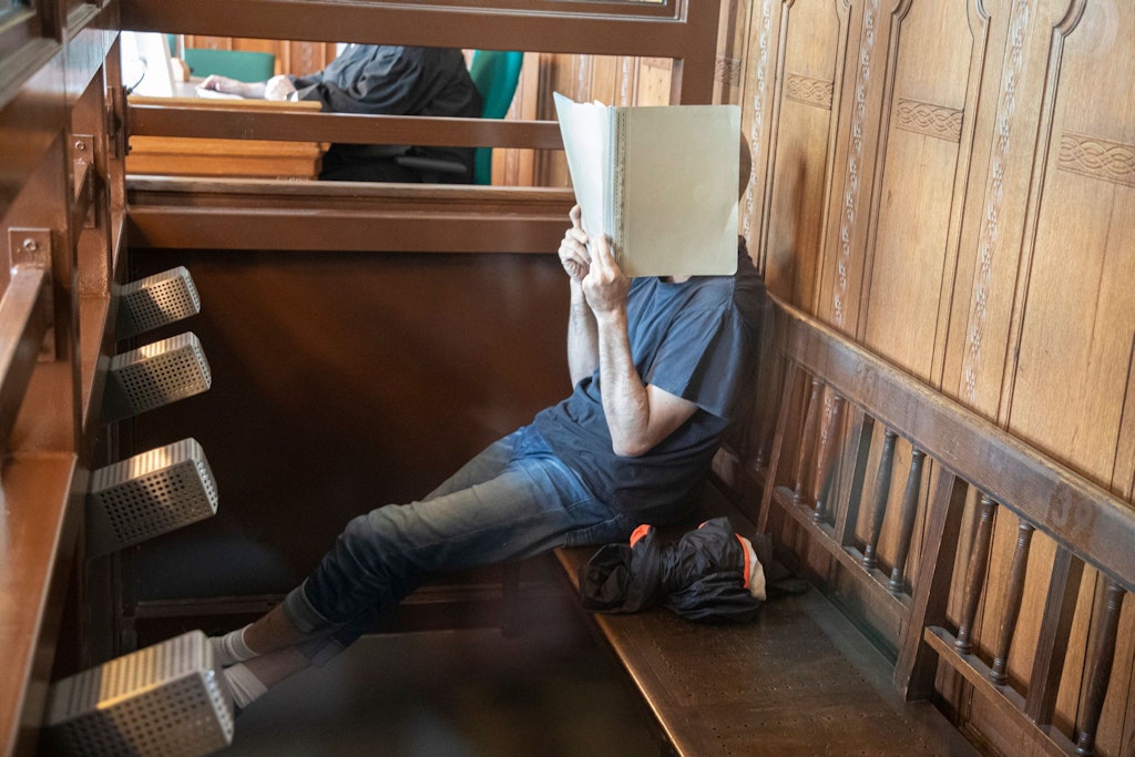 Der angeklagte Aleksandar D. soll Kriegswaffen nach Berlin gebracht haben.