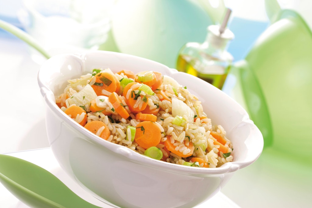 Leckerer Reissalat ist perfekt für den Sommer - dieses Rezept sollten alle Salat-Fans mal ausprobieren.
