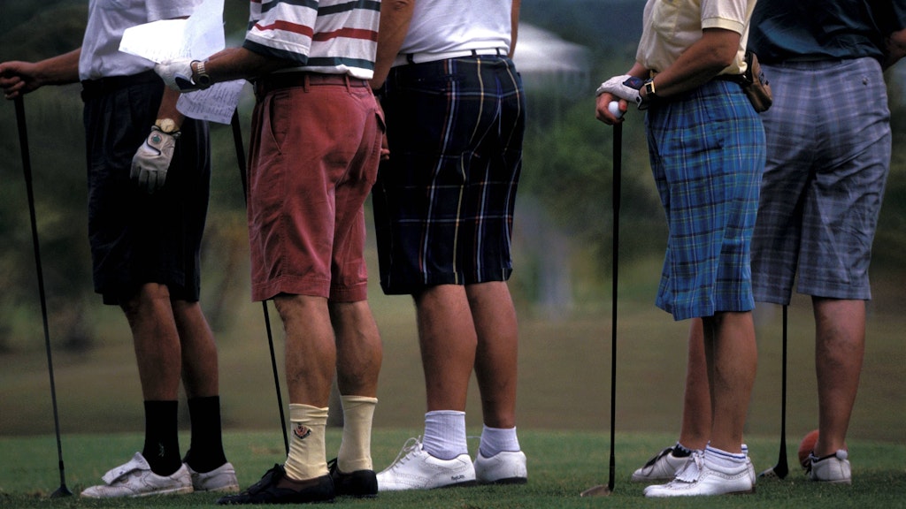 Nicht nur auf dem Golfplatz tragen Männer wieder Shorts.