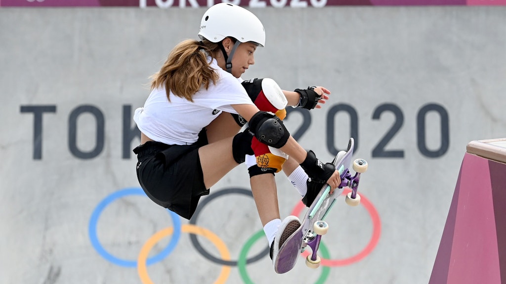 Die Berliner Olympiateilnehmerin Lilly Stoephasius spielt im Video von Kerfor mit.