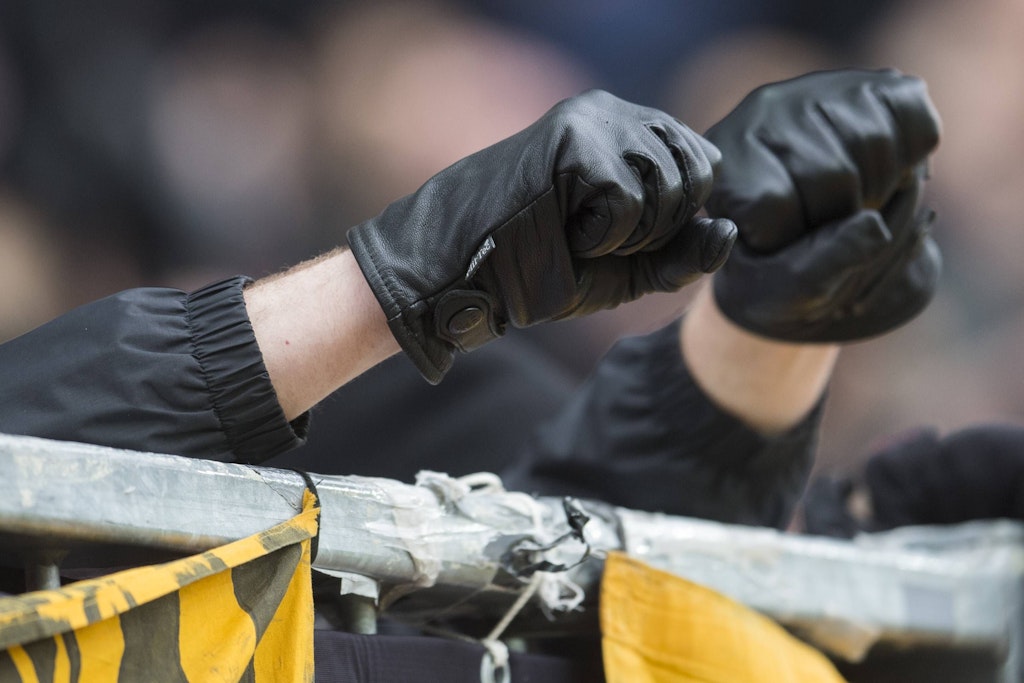 Symbolbild: Gewaltbereite Anhänger von Dynamo Dresden attackierten Union-Fans auf der Rückfahrt aus Chemnitz.