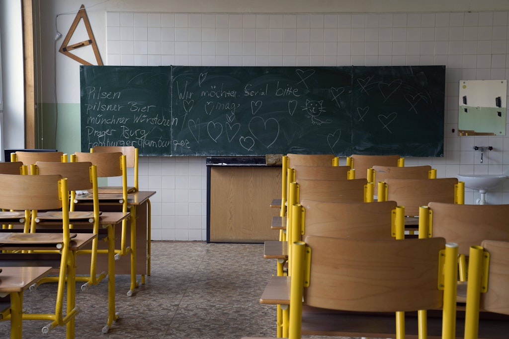 Bleiben die Klassenräume in Deutschland in der kalten Jahreszeit kalt? (Symbolbild)