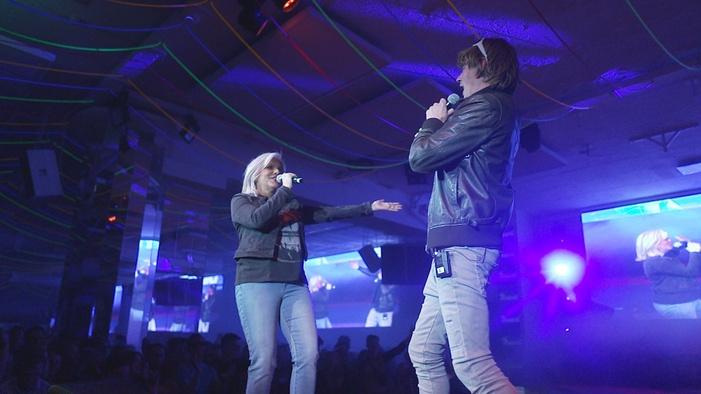 Birgit Schrowange mit Mickie Krause auf der Ballermann-Bühne.