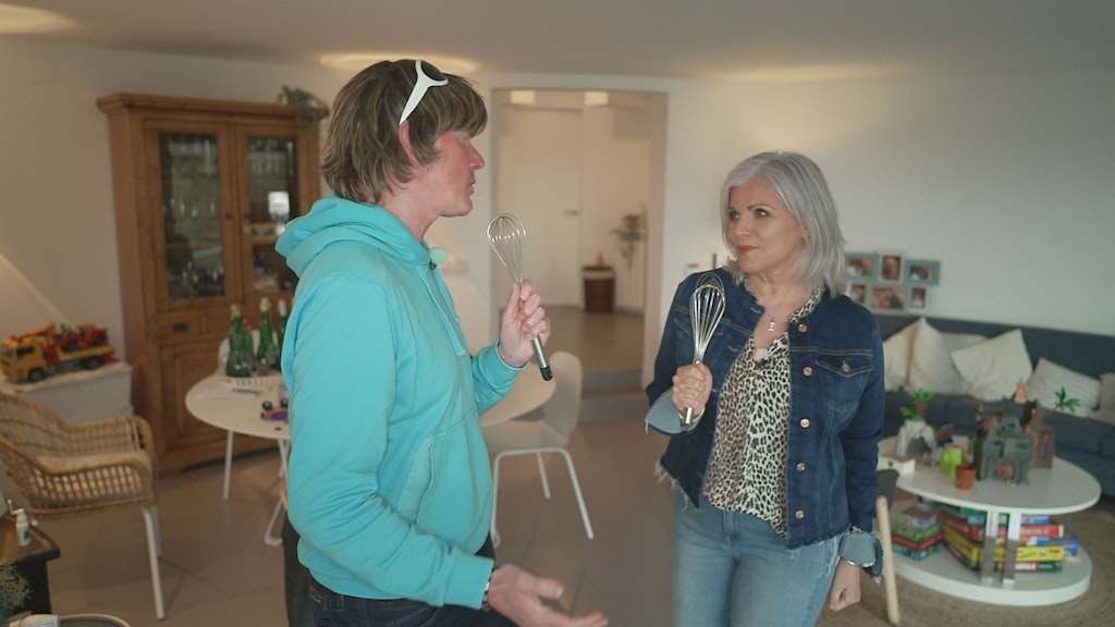 Moderatorin Birgit Schrowange besucht Ballermann-Star Mickie Krause auf Mallorca.