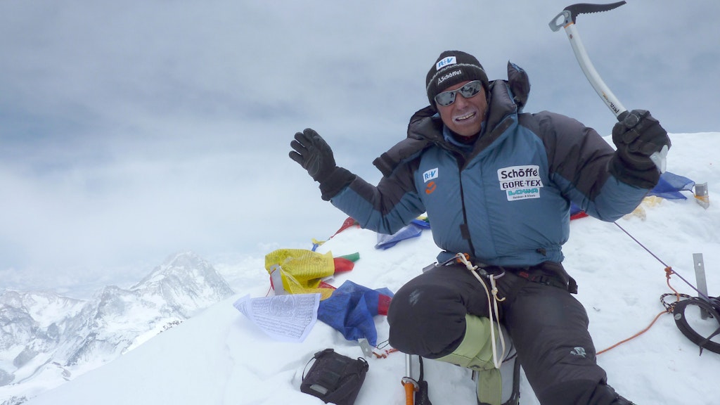 Der Bergsteiger Ralf Dujmovits auf dem 8000er-Gipfel des Lhotse.
