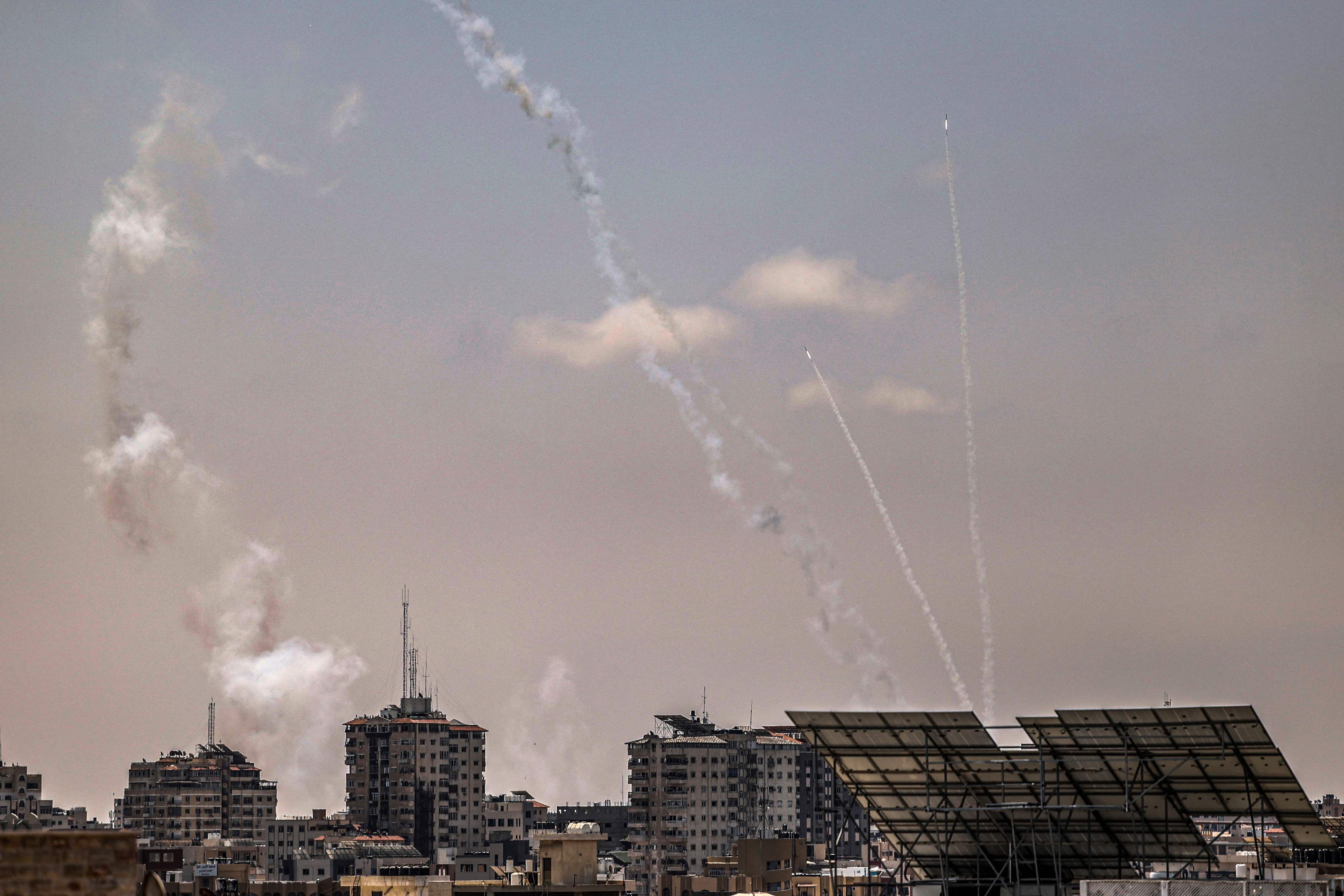 Mehr Als 190 Raketen Auf Israel Abgefeuert – Anti-Terror-Razzien Im ...