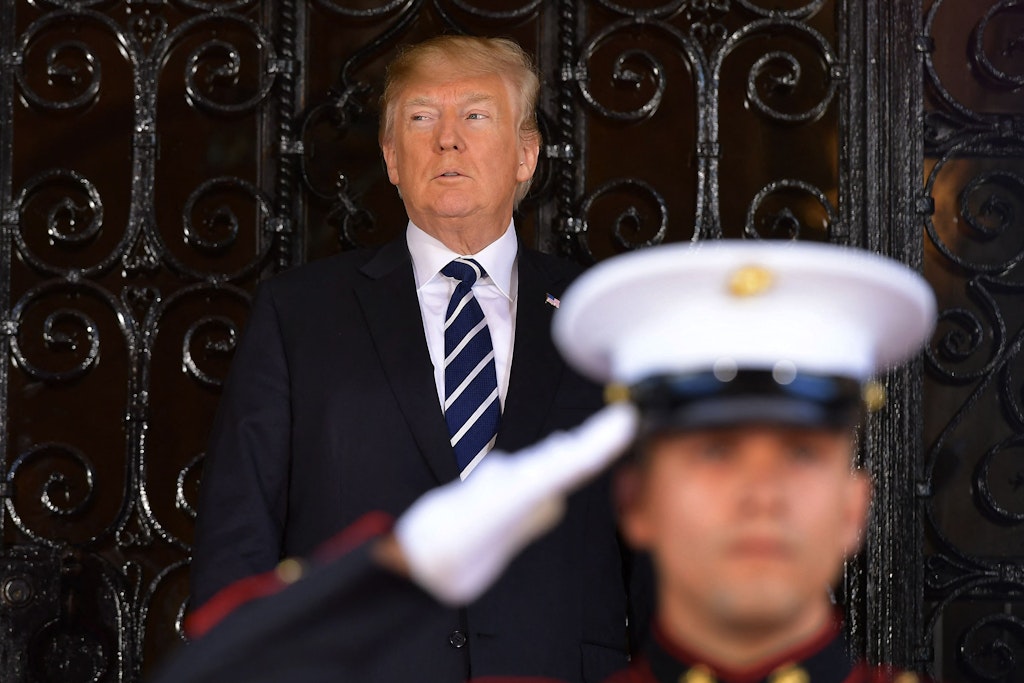 Donald Trump soll Unterlagen aus seiner Amtszeit als US-Präsident gesetzwidrig behalten haben.