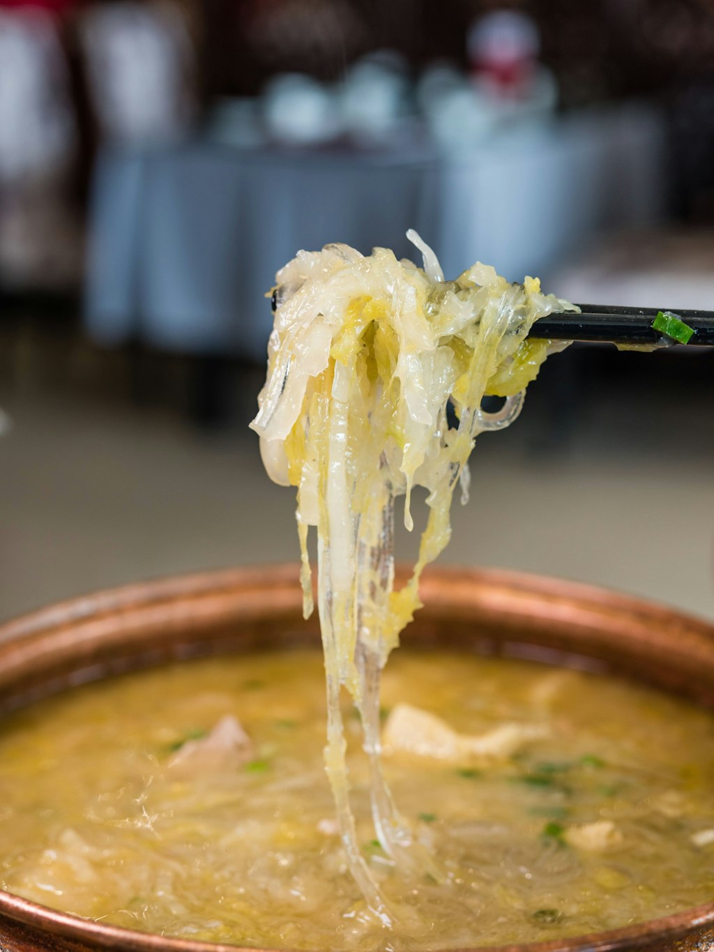 Tastes delicious and spicy: Sauerkraut soup is a real spare dish and fits perfectly on the dinner table.