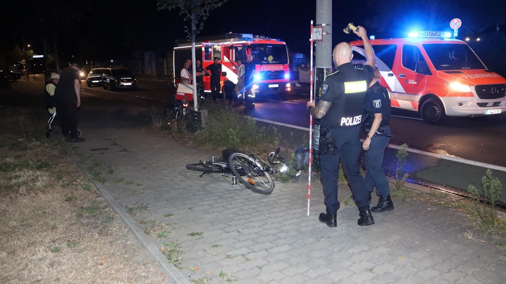 Unfallaufnahme durch die Polizei in der Schnellerstraße.
