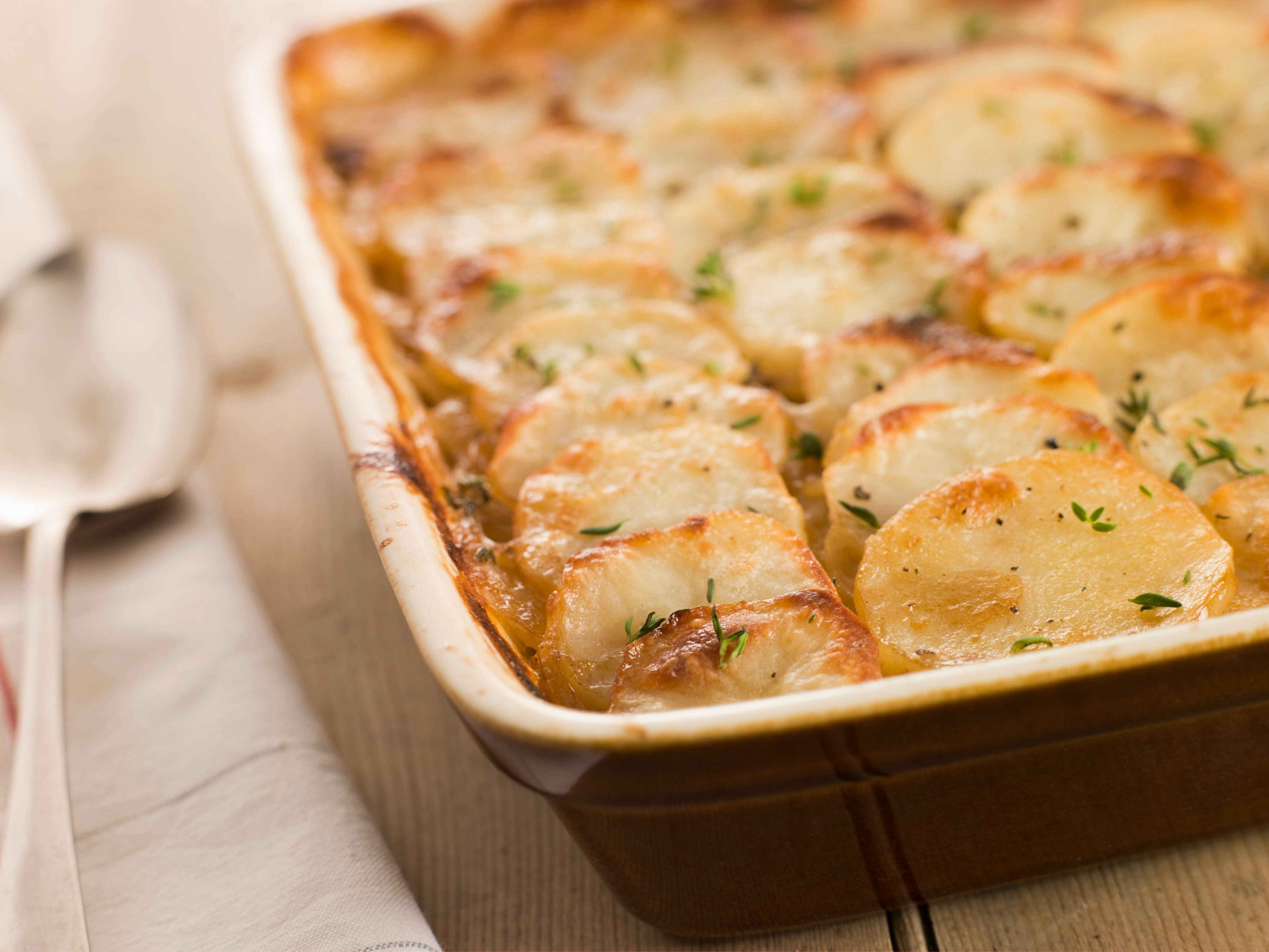 Geniales Rezept für Kartoffelgratin: Mit Knoblauch und viel Käse wird ...
