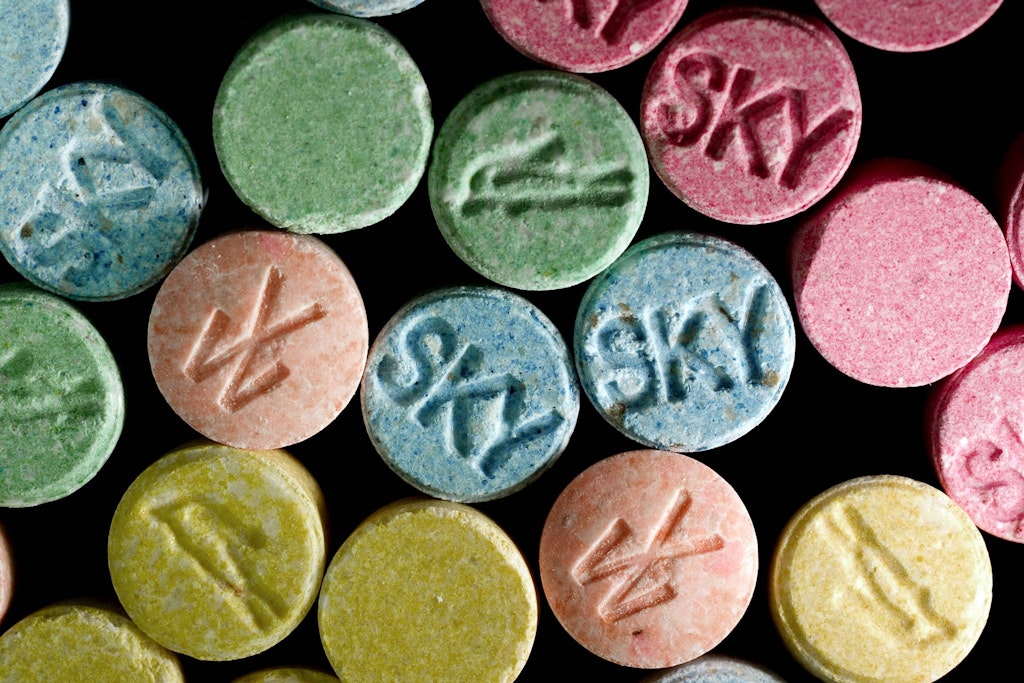 auch Ecstasy könnte bald entkriminalisiert werden - wenn es nach den Berliner Grünen geht.