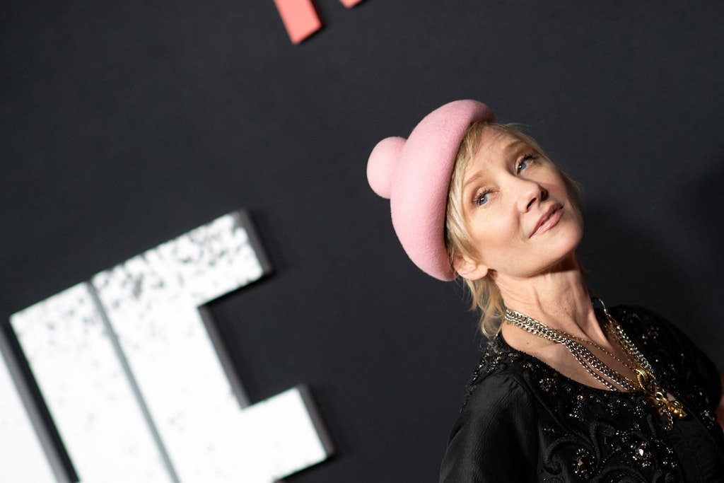 Die Schauspielerin Anne Heche wird ihren schweren Autounfall Angaben der Familie zufolge wohl nicht überleben.