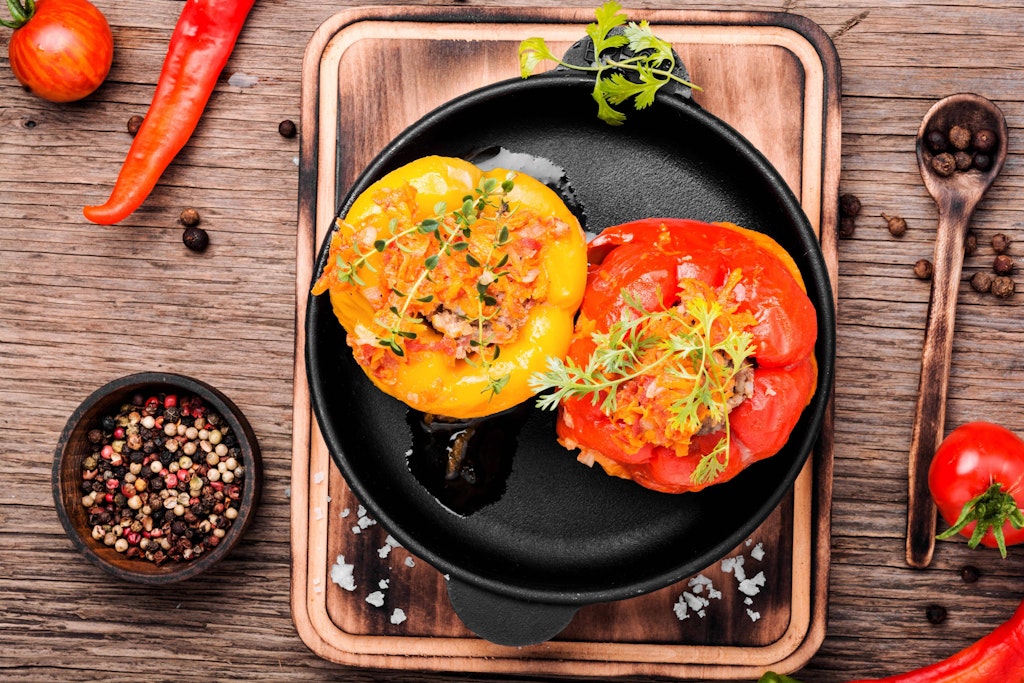 Die gefüllten Paprika sind so köstlich. Wir empfehlen rote und gelbe zu benutzen.
