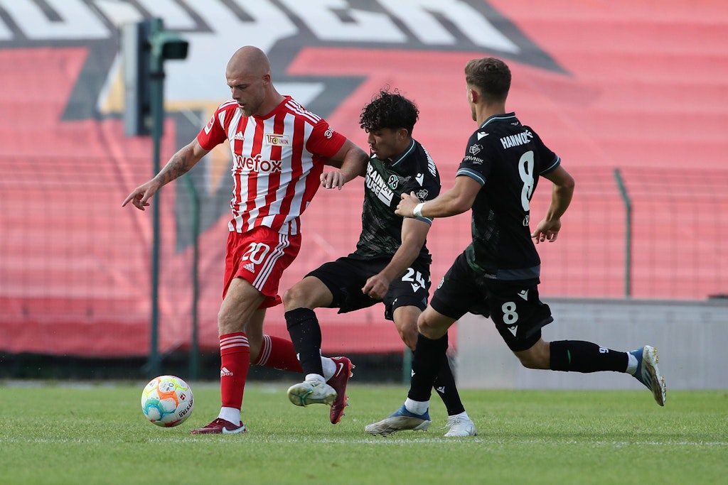 Hansa Rostock bemüht sich um eine Leihe von Rick van Drongelen.