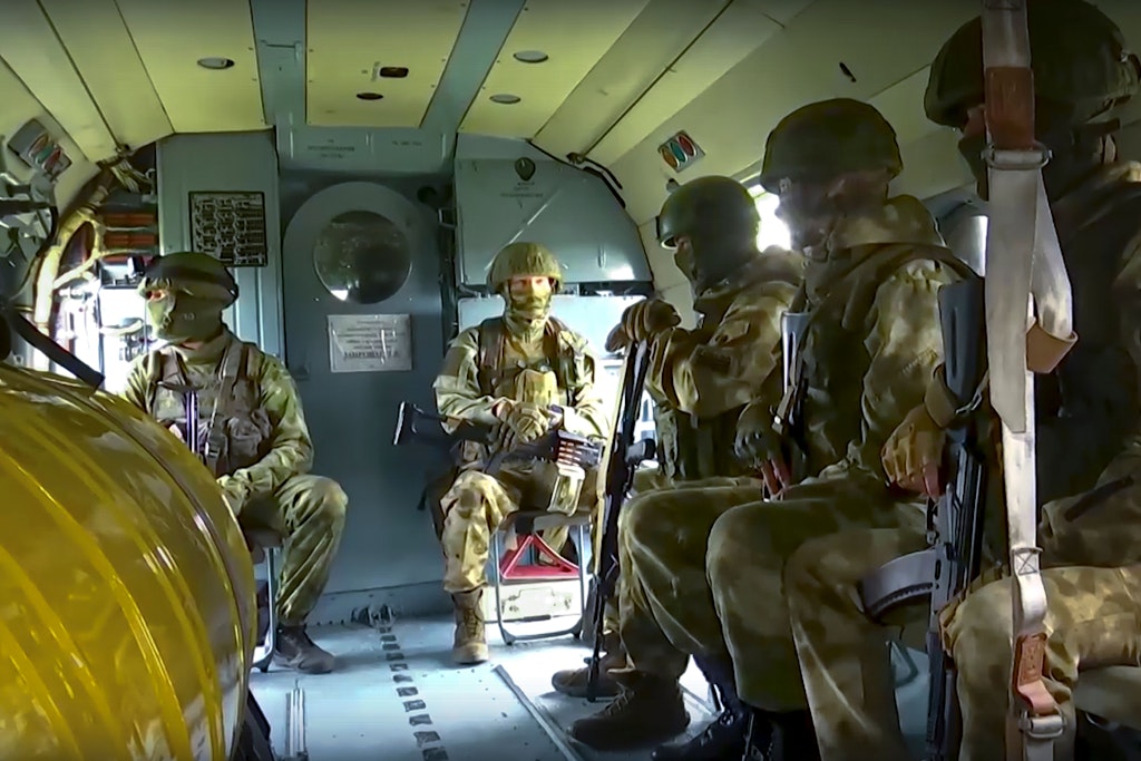 Russische Soldaten im Kampfeinsatz – Hunderte quittierten bereits den Dienst.