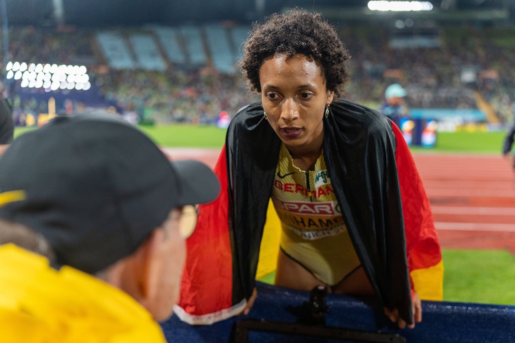 Malaika Mihambo war nach dem Weitsprung-Wettkampf völlig fertig und ausgepumpt. Nach einem TV-Interview erlitt sie einen Kreislaufkollaps.