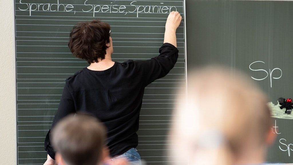 Das Lernen beginnt: Das Tragen von Masken ist freiwillig.