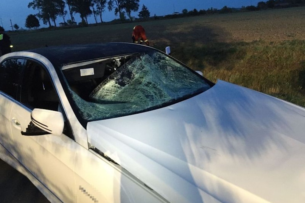 Der Mercedes, dessen Fahrer in Bad Doberan in eine Menschengruppe fuhr.