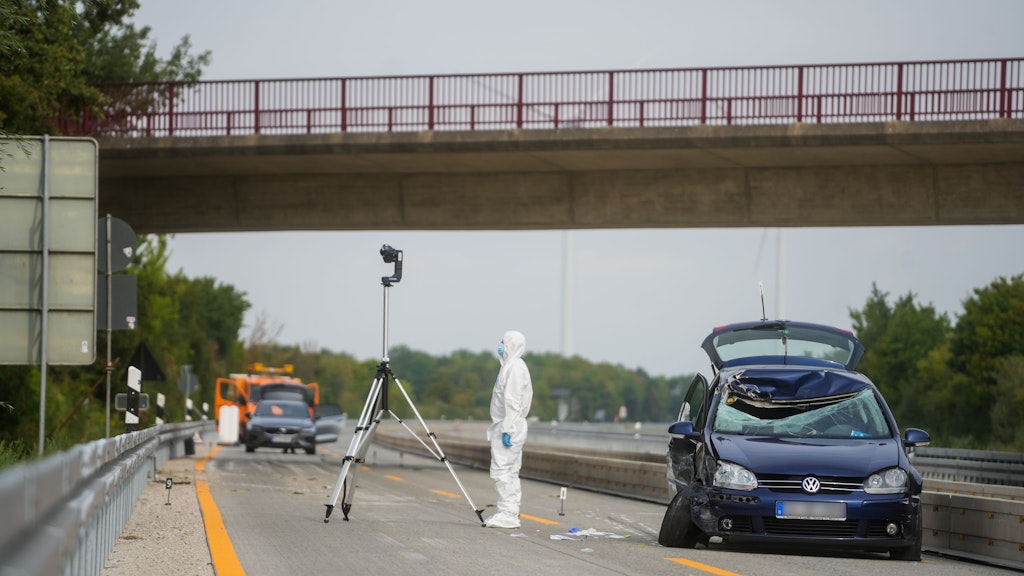 Zwei Menschen wurden schwer verletzt.