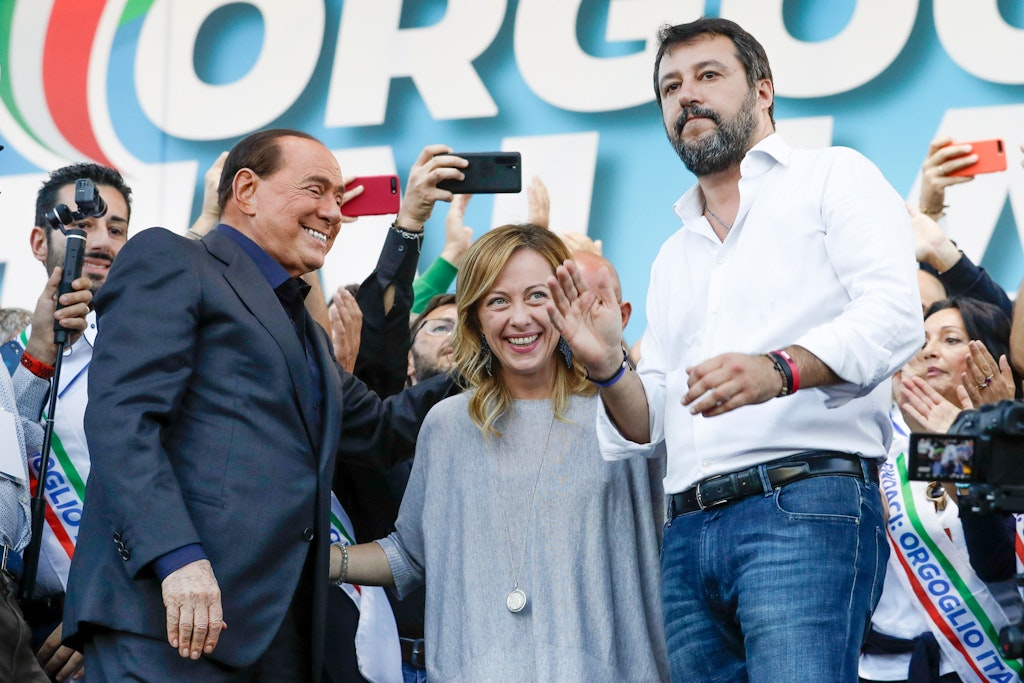 Rechte Freunde: Giorgia Meloni (FdI) zwischen Silvio Berlusconi (l., Forza Italia) und Matteo Salvini (Lega), die gemeinsam die Regierung Italiens bilden wollen