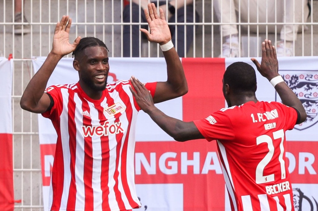 Jordan Siebatcheu (l.) und Sheraldo Becker hatten in der noch jungen Saison schon reichlich Grund zum Jubeln.