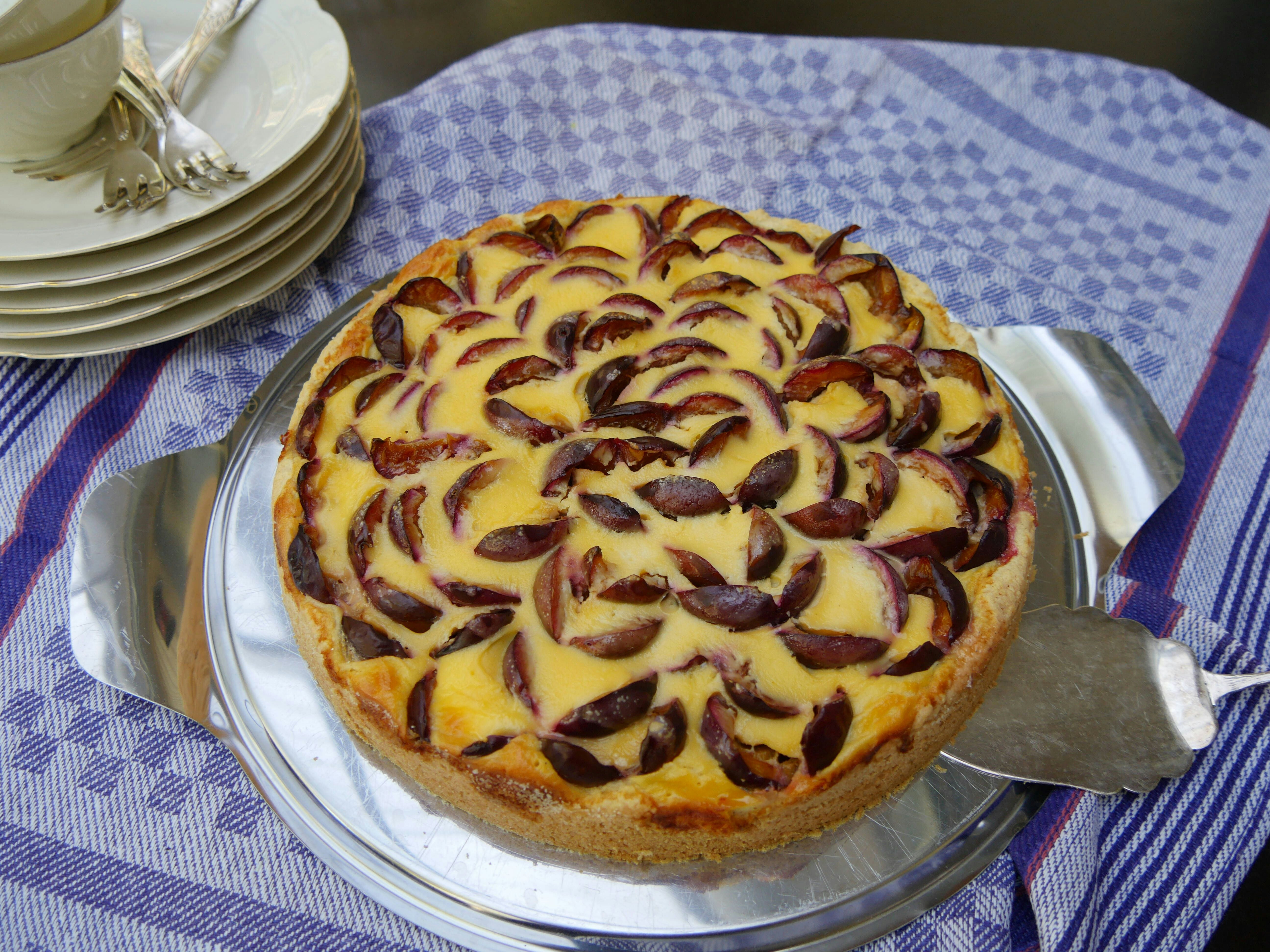 Unfassbar cremig und fruchtig! Rezept für Käsekuchen mit Pflaumen ...