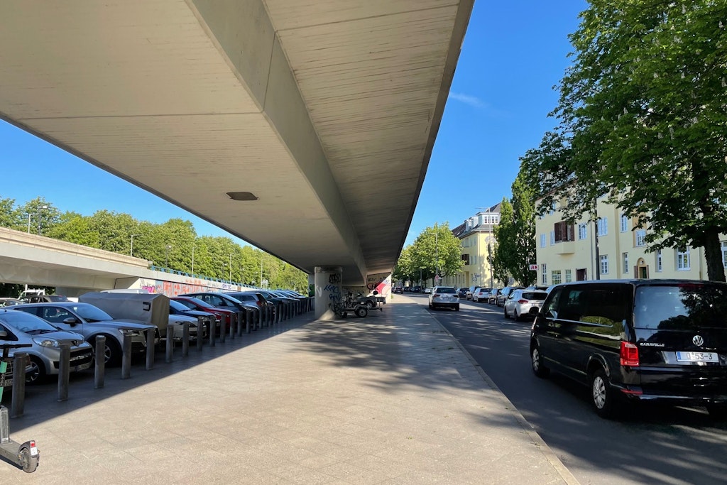Betonmassen der ehemaligen A 104 verwüsten den Breitenbachplatz.