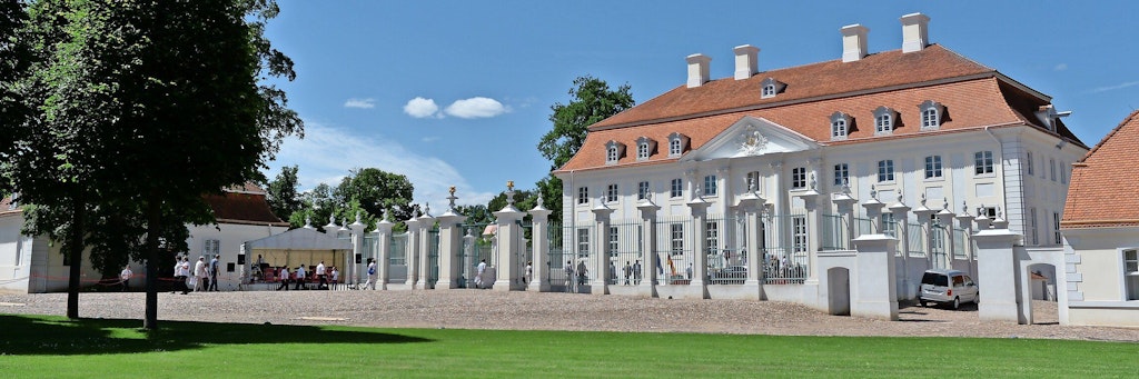 Im Schloss Meseberg wird die Eintracht des Bundeskabinetts bei einer Klausur am Dienstag und Mittwoch auf die Probe gestellt.