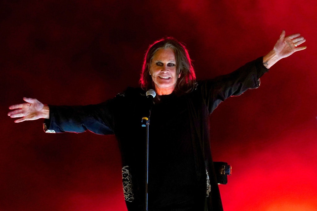 Rockstar Ozzy Osbourne bei der Abschlusszeremonie der Commonwealth Games in Birmingham im August 2022.
