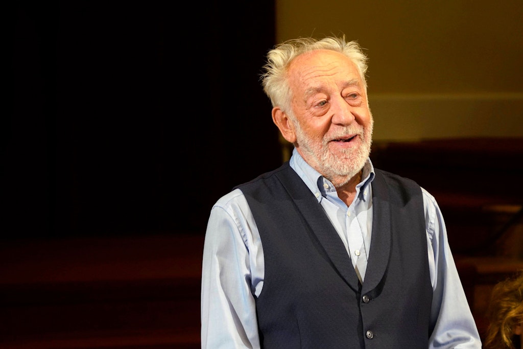 Dieter Hallervorden, hier bei der Jahres-Pressekonferenz zur neuen Spielzeit seines Schlosspark Theaters, macht sich über die „Winnetou“-Debatte lustig. 