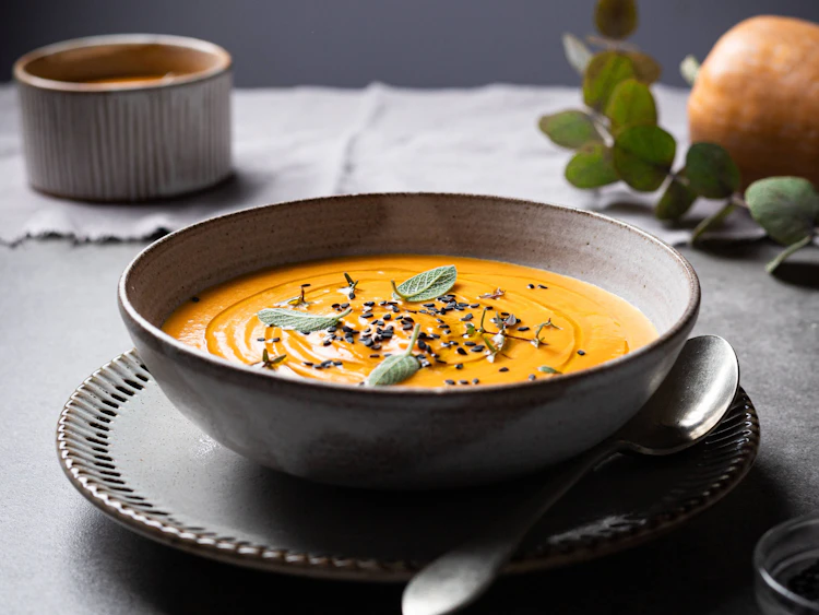 Kürbissuppe nach Omas Rezept: So lecker, so cremig – da schmeckt man ...