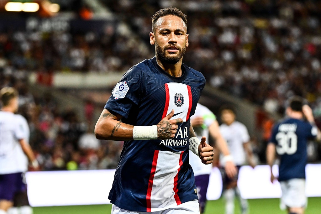 Superstar Neymar könnte PSG noch verlassen und von Paris nach London zum FC Chelsea wechseln. 