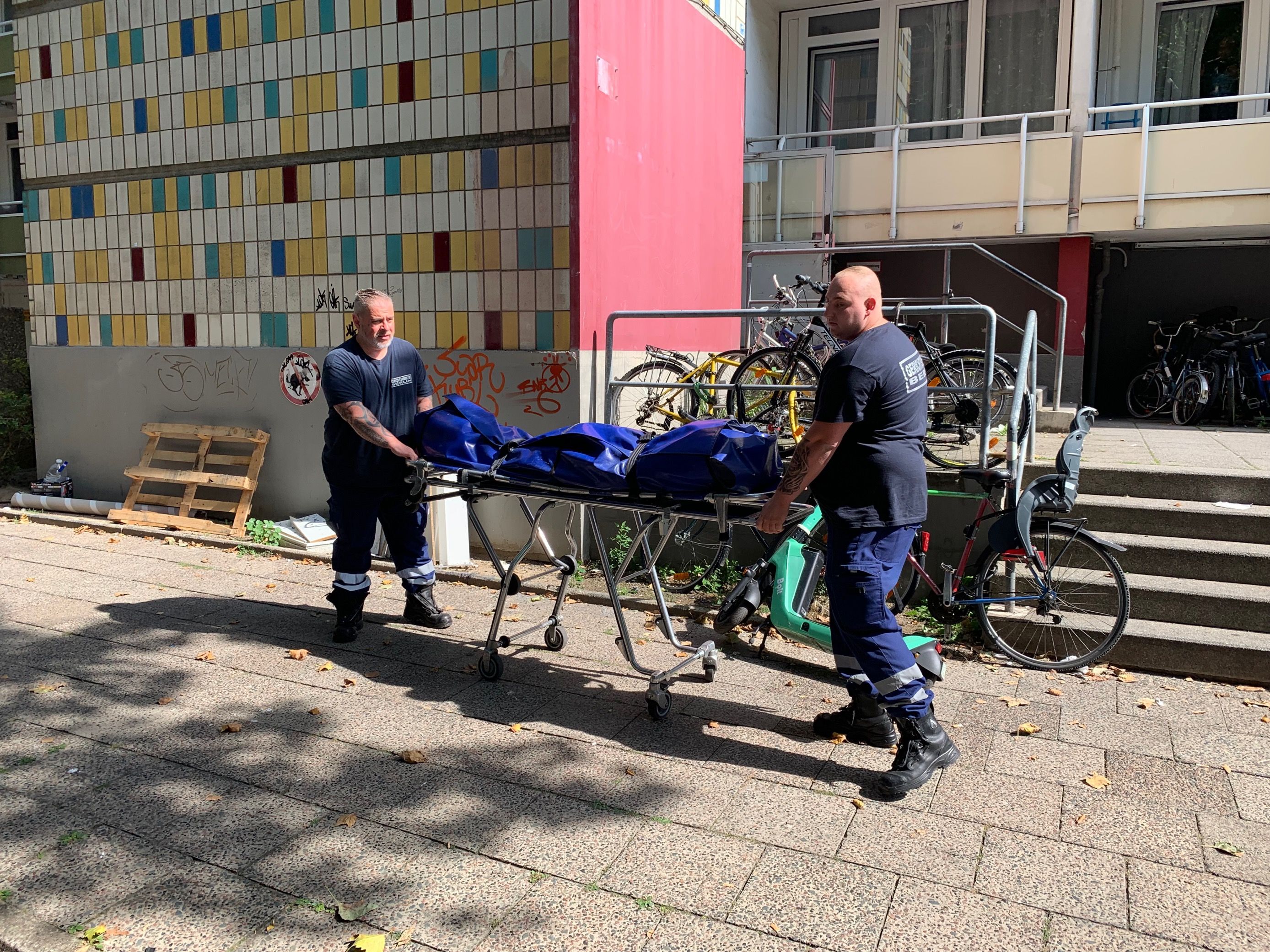 Zwei Tote In Lichtenberg: Mann Erschlägt Frau Mit Axt +++ Nachbarn ...