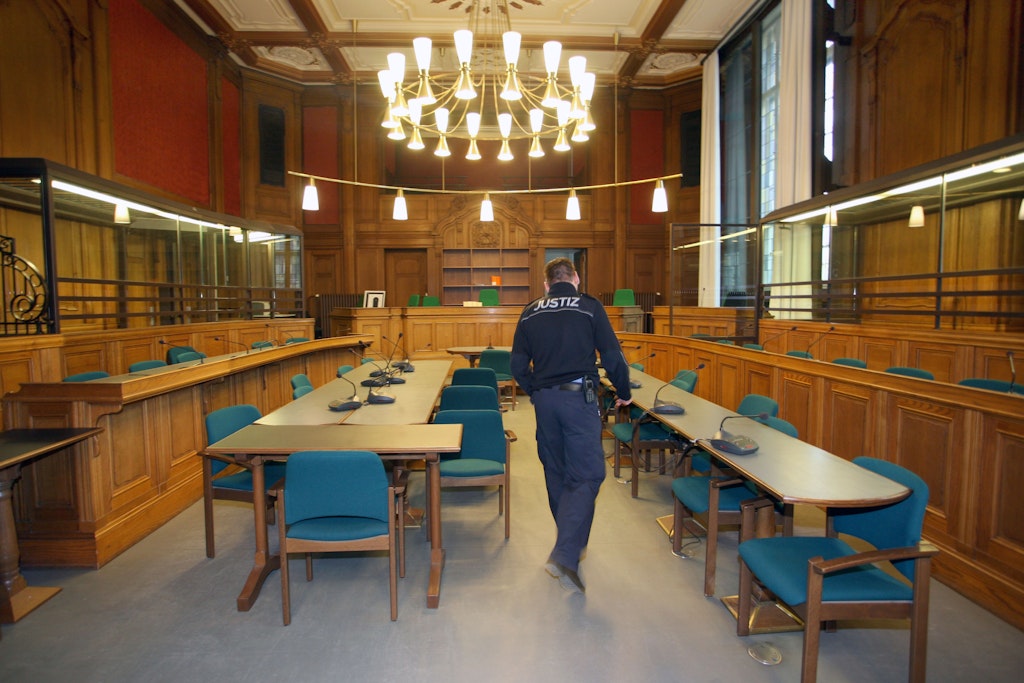 Ohne Justizwachtmeister geht es in Berliner Gerichtsverfahren selten.