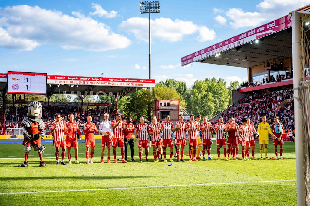 Lassen Sie sich von den Einblendungen dem 1:1 auf der Anzeigetafel nicht täuschen, so sehen Sieger aus!