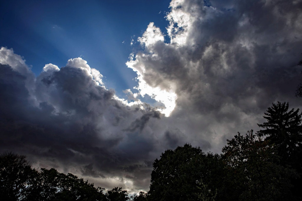 Herbstwetter kommt an – da braut sich was zusammen. Wetter-Experten erwarten einen Hurrikan und einen Temperatursturz.