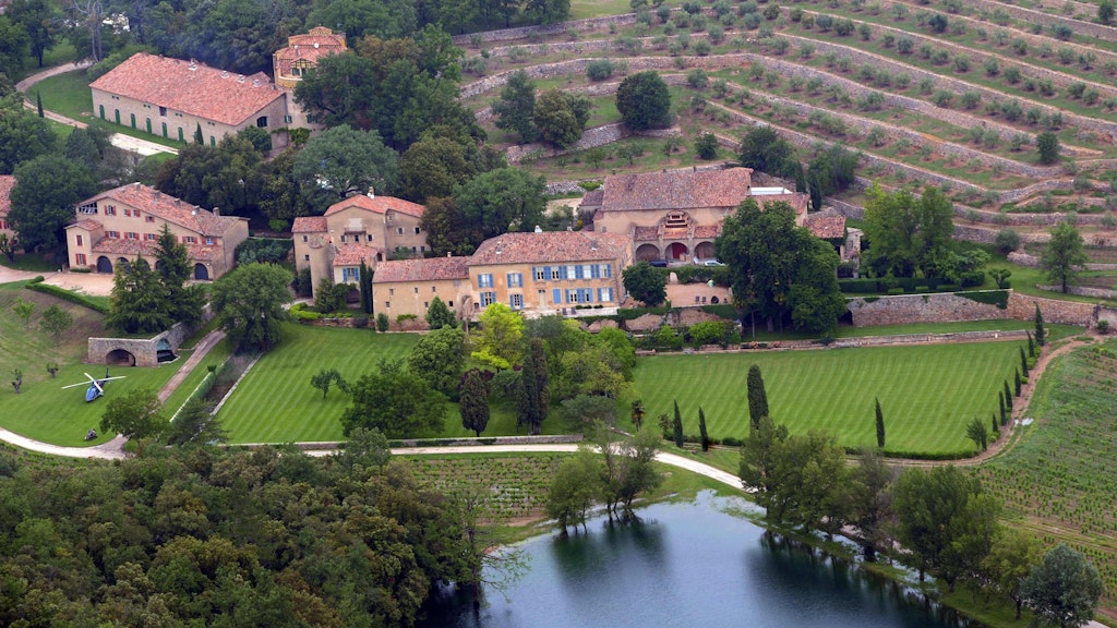 Brad Pitt und Angelina Jolie streiten sich um dieses Weingut in Frankreich.