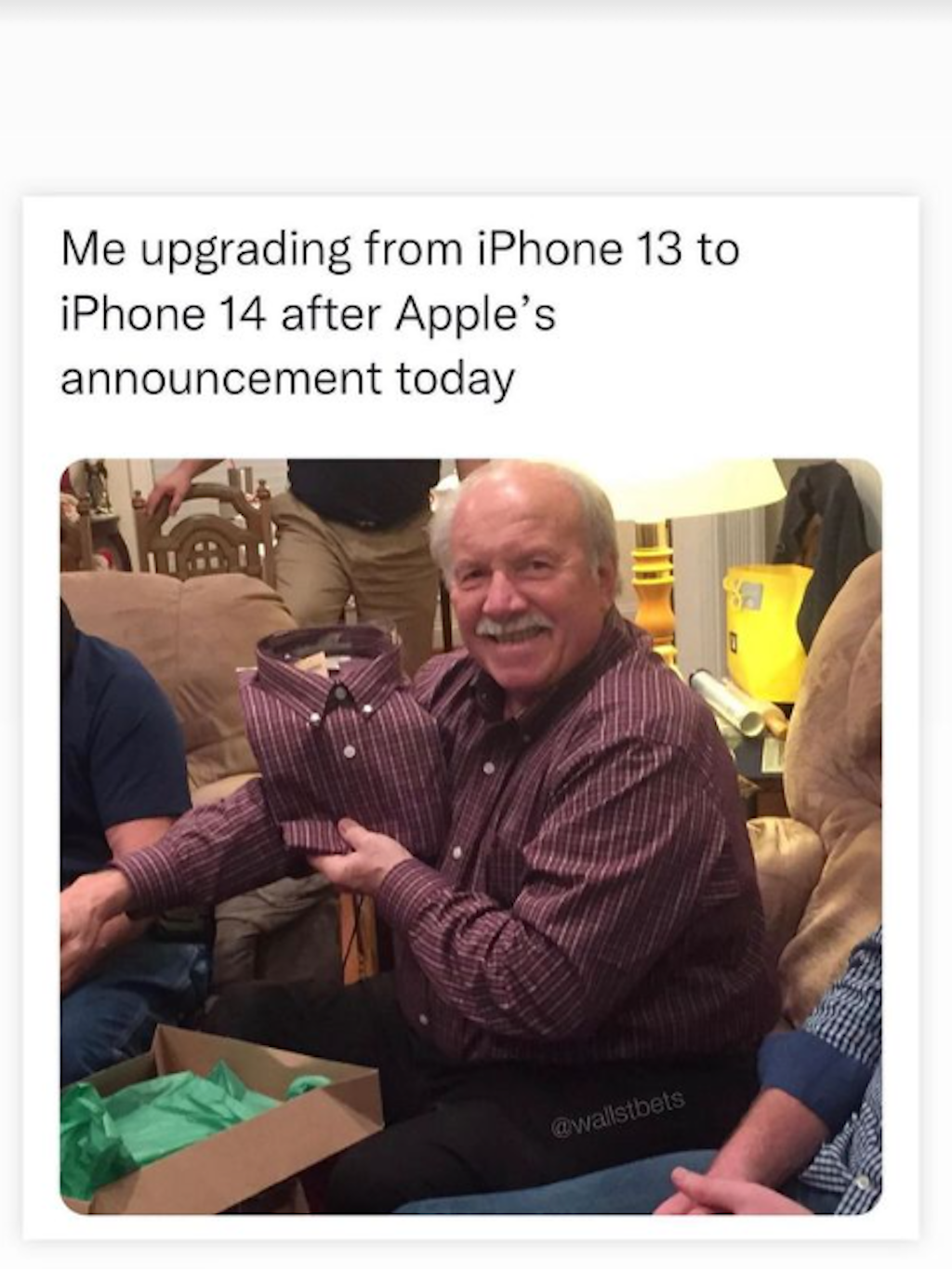 Eve Jobs macht sich über das neue iPhone 14 lustig.