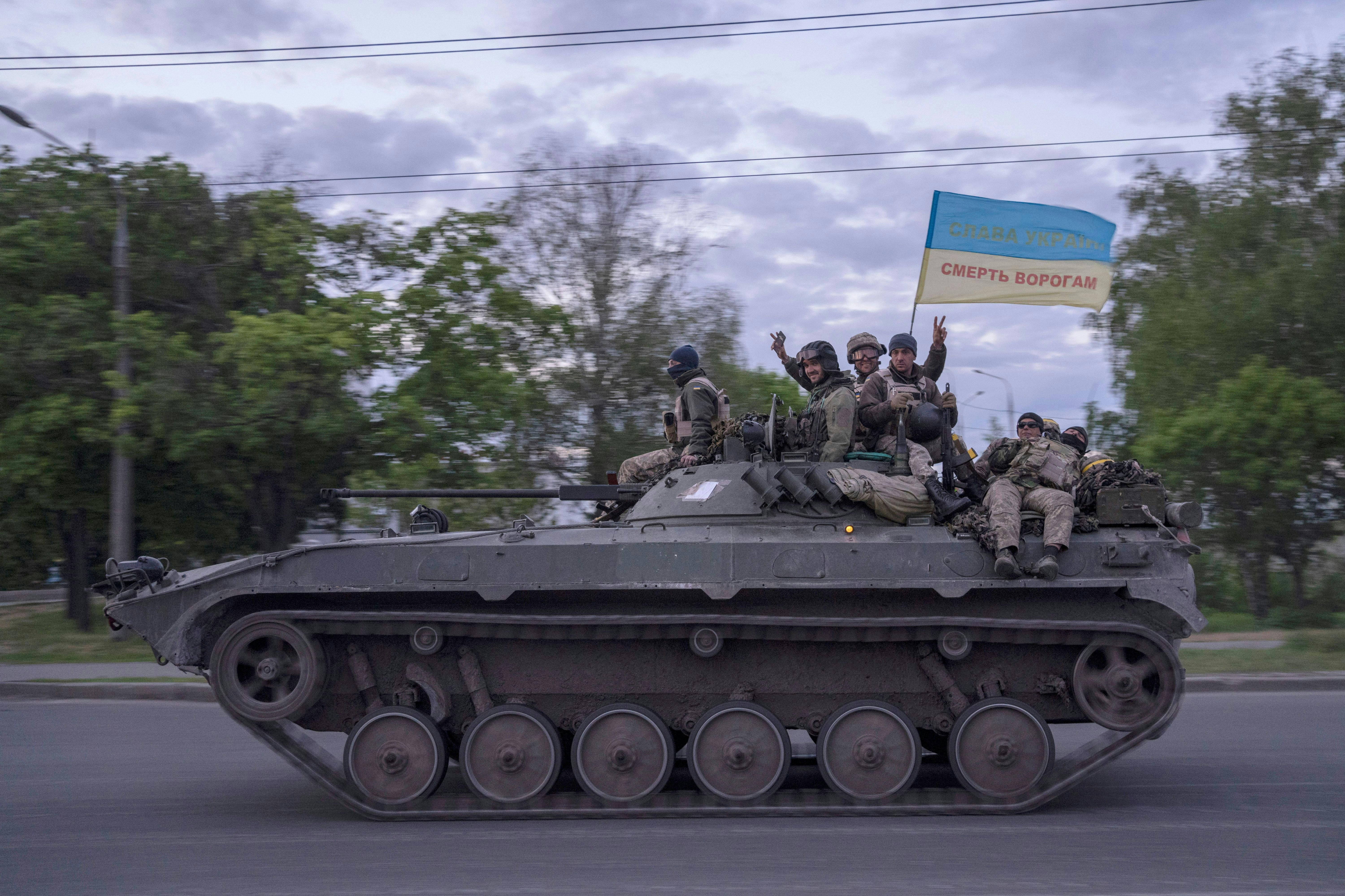 „Wollt ihr Pfannkuchen?“ – So herzlich werden ukrainische Soldaten begrüßt