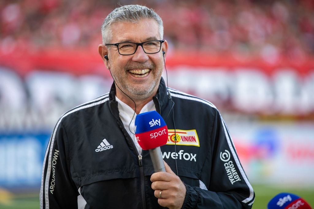 Union-Trainer Urs Fischer ist in blendender Laune nach der Eroberung der Tabellenführung. 