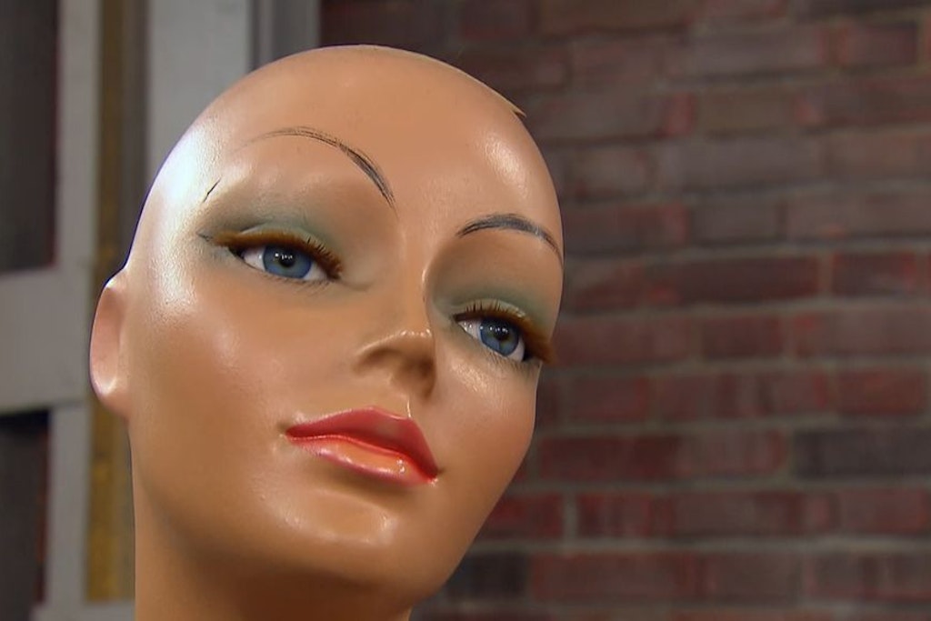 Waldi kauft diese „Natascha“ aus den 50er-Jahren für sein Erotikzimmer.