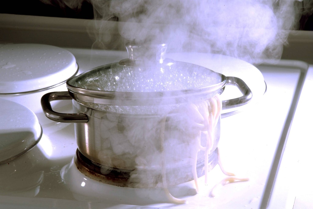 Die Gas- und Strompreise lassen bei manchen Firmen die Gewinne überkochen.