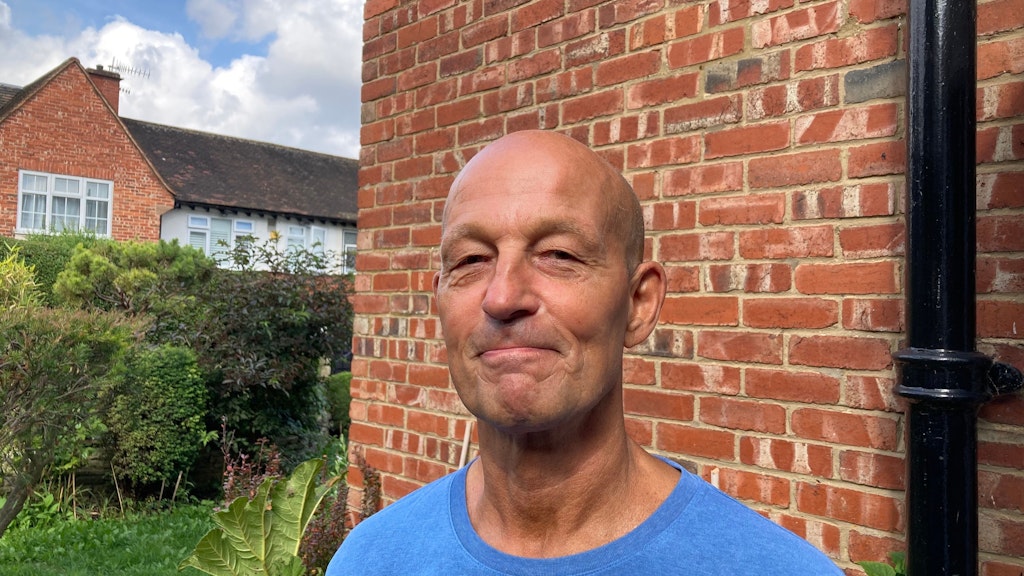 Sportlehrer und Monarchie-Gegner Marc Tuft (64) aus London. Er empfindet den Rummel um die gestorbene Queen als „Seifenoper“. 