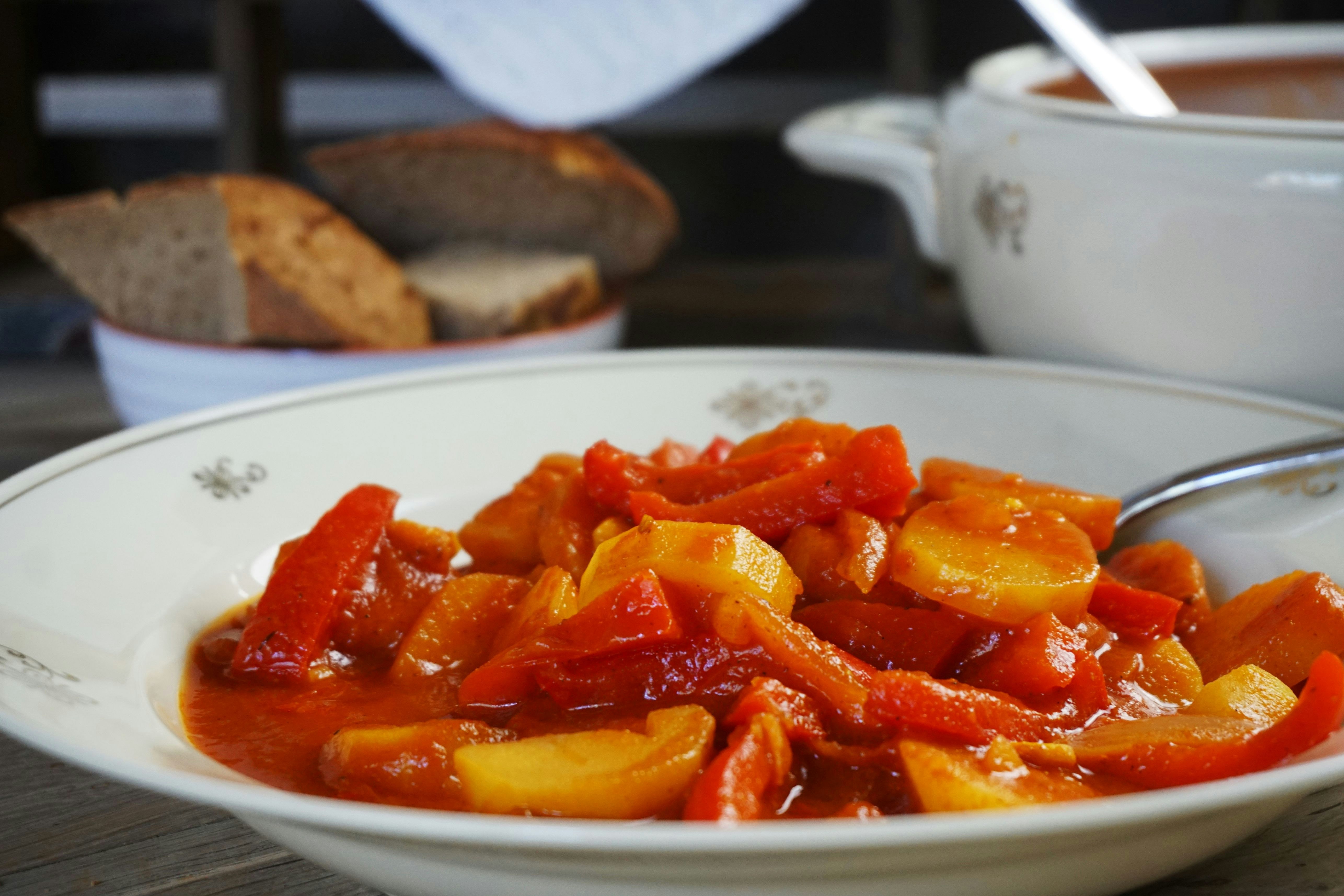 Geniales Rezept für Kartoffel-Gulasch als Seelenwärmer: Super billig ...