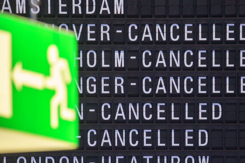 Das Wut-Wort „Cancelled“. Manchmal ersetzt durch „Annulliert“ oder „Gestrichen“. In jedem Fall verlässt man verärgert den Flughafen.