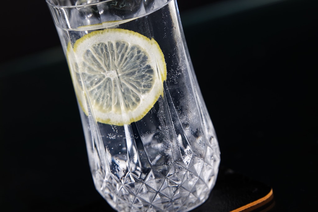 Die Mischung macht's: Auf 10 cl Tonic kommen beim Gin Tonic 4 cl London Dry Gin. Zu der Kategorie gehört auch der Queen-Gin „Buckingham Palace“.