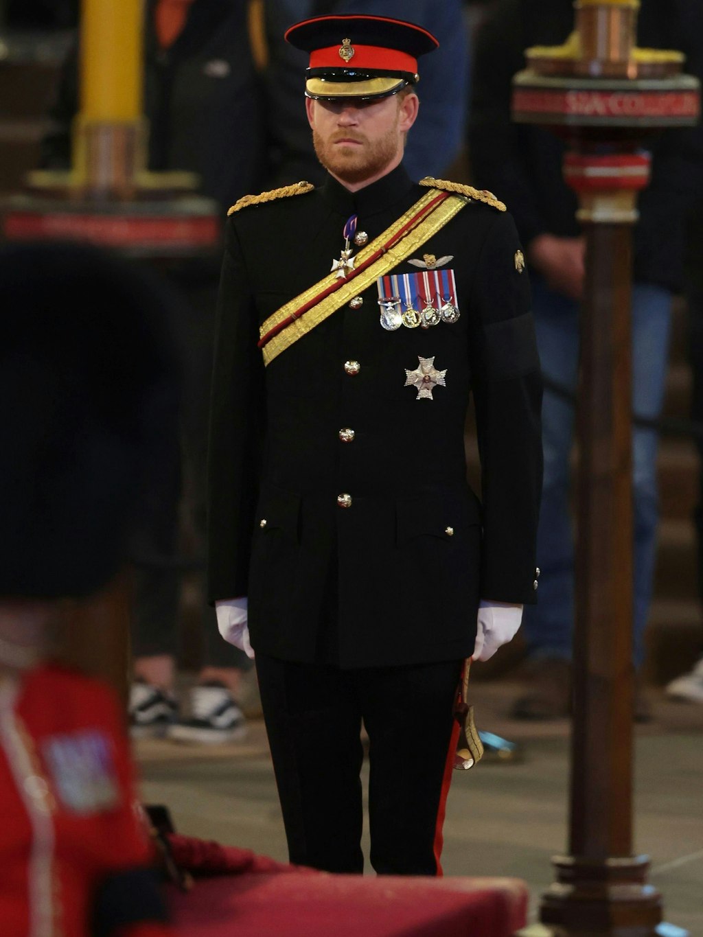 Prinz Harry erschien in Uniform. 