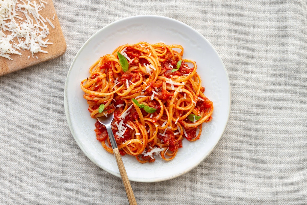 Spaghetti Bolognese geht immer. Am besten, man hat immer zwei, drei Gläser auf Vorrat. 
