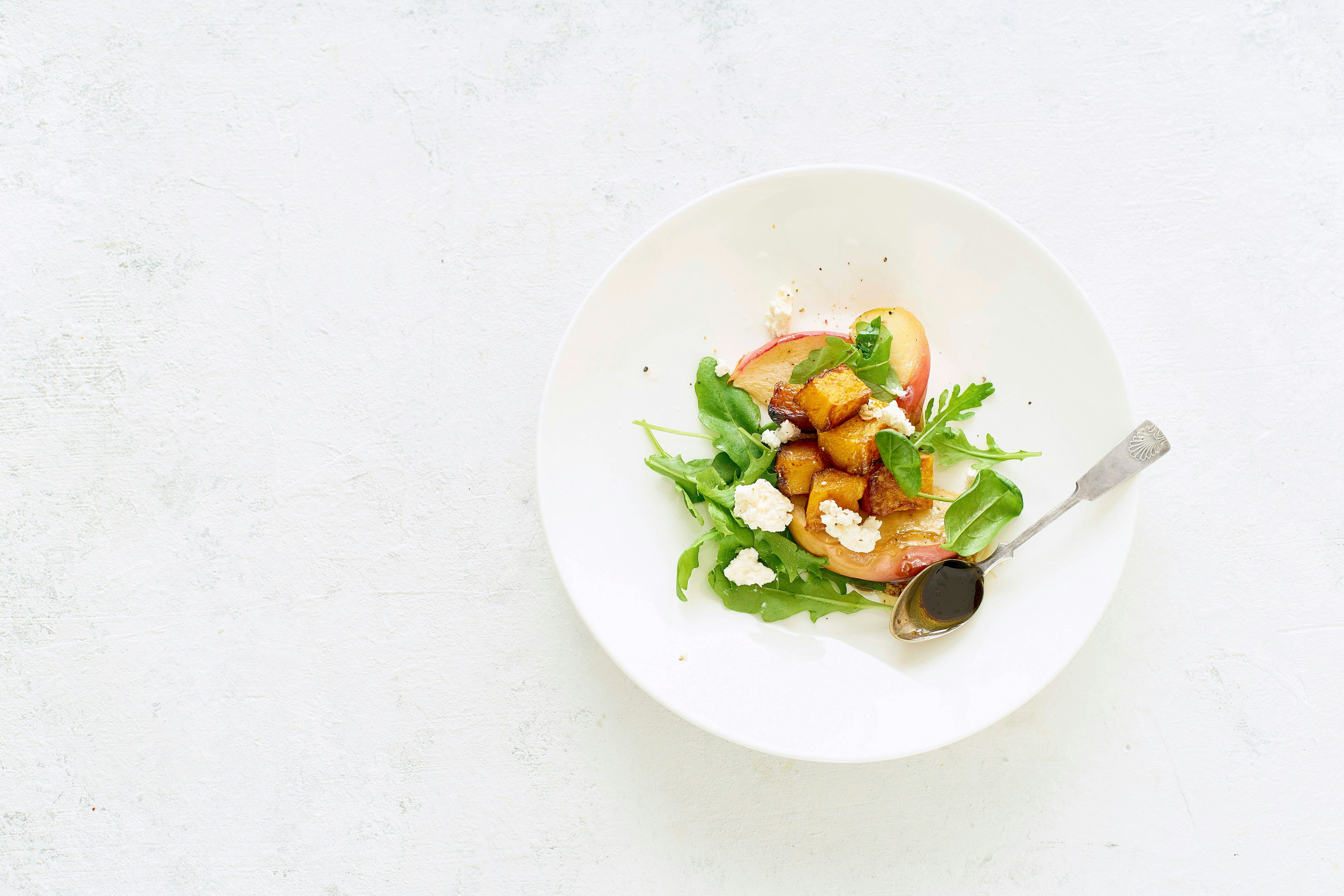 Leckerer Herbstsalat mit Kürbis, Apfel und Walnüssen: DIESES Gericht ...